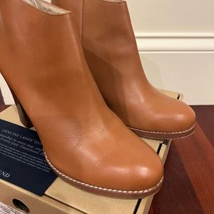 Womens Bootie US size 9 Dark Pecan Brown